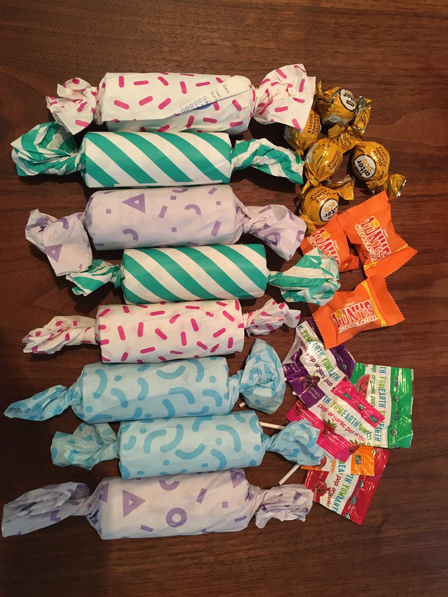 dinhzarr's tweet image. @DocZarr &amp;amp; I are ready for a #COVID #safe #ecofriendly #Halloween2020 with @AlterEcoSF @YumEarth @TonysChocoUS wrapped in recycled @WhoGivesACrapTP for distanced grab-n-go treats! 😂🎃👻 🍭 😈 🌳 ❤️