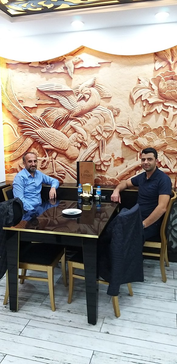 Seyfullahyavuzr's tweet photo. Van/Edremit Liman Restoran Sahibi  @SAVASBAYRAM65 abimizin misafiriydim. Misafirperverliği,  mertliği,  sohbeti için teşekkürediyorum. Maşallah Restoranları tüm zorlu şartlara rağmen  7/24 açık ve gerekli istihdamı sağlayarak bir çok aileye ekmek kapısı olmaktadır. Takdire Şayan. https://t.co/7zLjxpyujT
