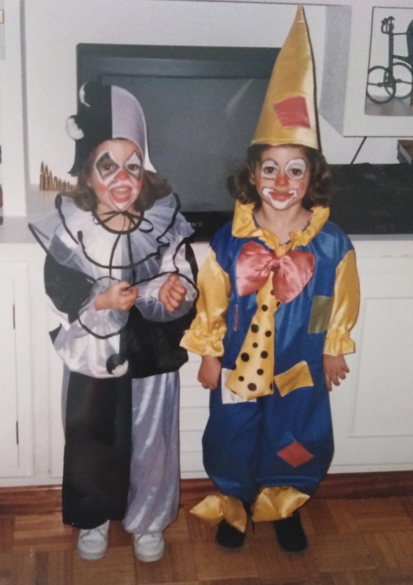 IREMAGAN_5's tweet image. A falta de ir de fiesta de Halloween por las actuales circunstancias pues.... FELIZ HALLOWEEN 🦇🦇🦇🎃🎃🎃 @Sofimaganortiz #TwinsMoments