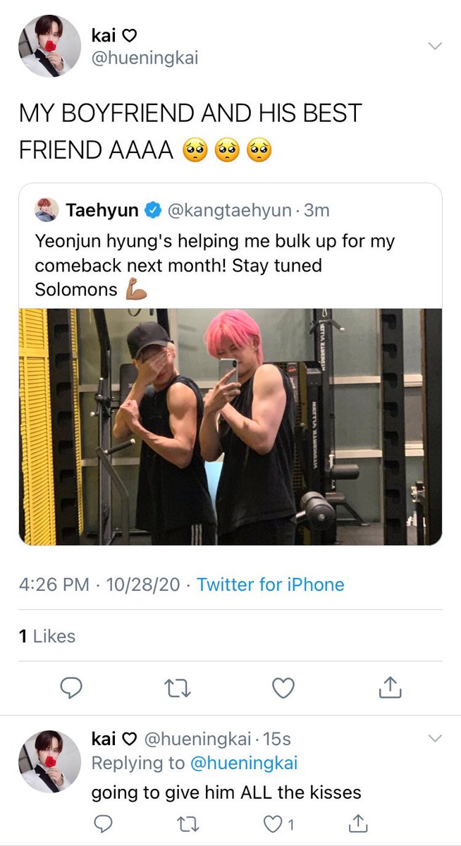 sunsetau's tweet photo. MINI TXT TYUNNING AU — in which taehyun is an idol and huening kai is a stan on twitter claiming to be his boyfriend. https://t.co/V7yFOjU5Er