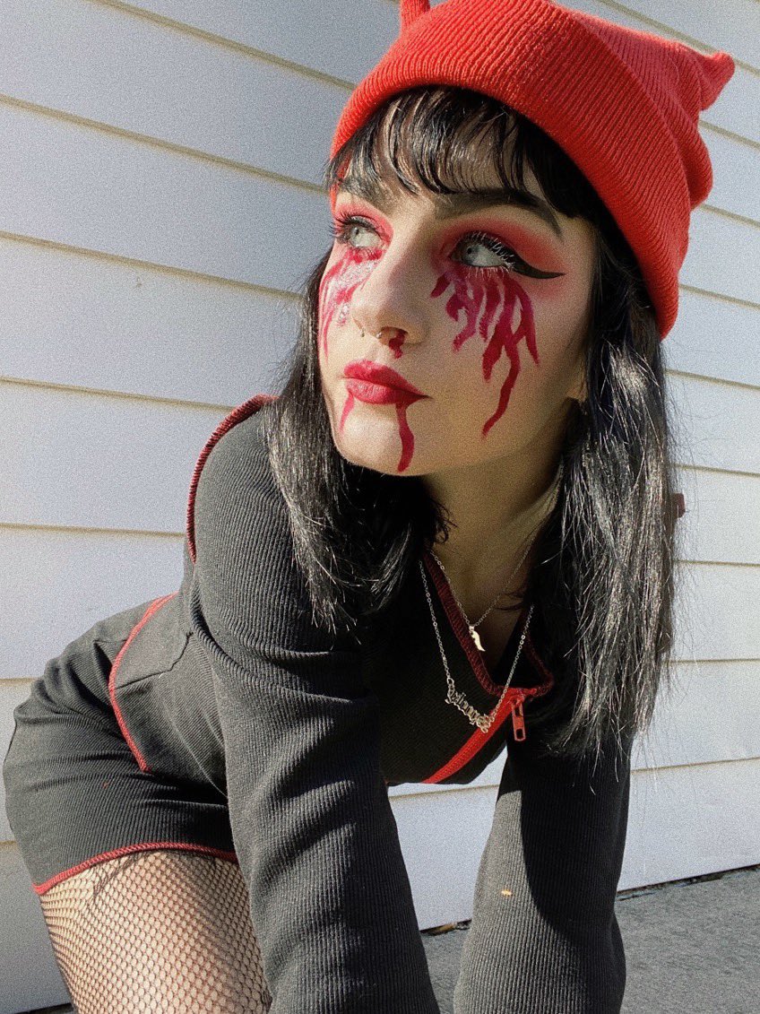 lavendermatchaa's tweet photo. ayo happy halloween https://t.co/kPLjH4ygep