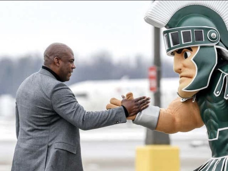 noodlewithaK's tweet photo. I’ve been all in since I saw this picture day one. Now I’m pulling people up on the bandwagon!! Let’s go! What a win. #gogreen https://t.co/MiMiTK54iB