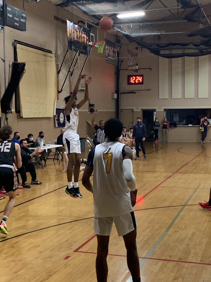 DonBoscoHoops's tweet photo. The Dons with a good team win 78-76 over Phoenix Prep who came into today’s game with a 17-0 record. Kobe Knox made a buzzer beater 3 to win the game but it was a total team Effort with everyone making big contributions.We are Bosco! https://t.co/KI70AxsU4G