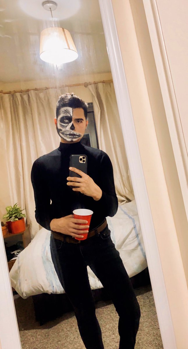 imyouraries's tweet photo. Happy Halloween! Ipanagkot nato ang mga feelings sa ato crush nga nangamatay 🎃 👻 https://t.co/GhuOKBTrZ6