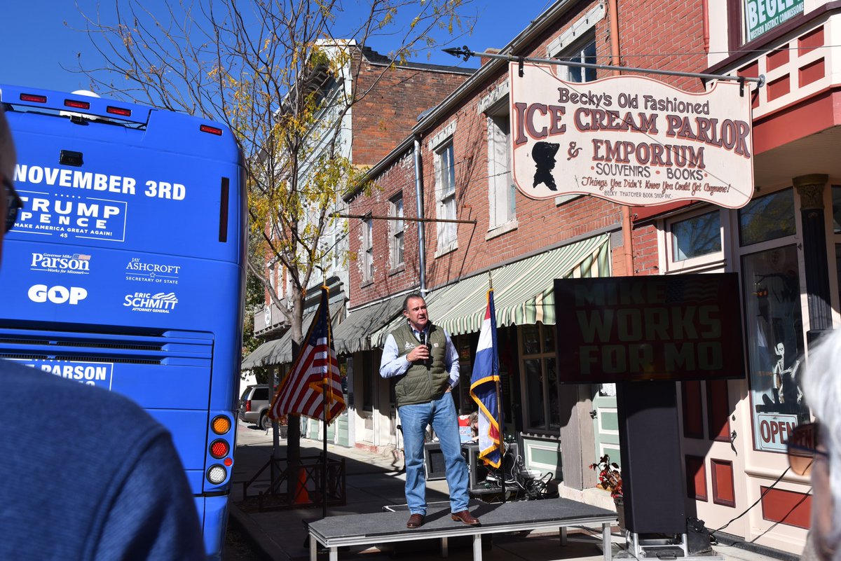 MikeLKehoe's tweet photo. Great stop on the @mikeparson Works Bus Tour in beautiful Hannibal! The crowd was great, and they're ready to #KeepMoRed! https://t.co/CqqAQFdl9X