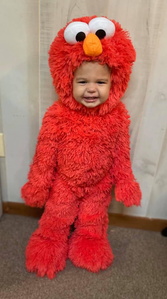 Britkcavanaugh's tweet photo. Trick or Treat From Sesame Street ⚠️👨‍👩‍👦 @_scottcavanaugh https://t.co/qJIkmCRXLl