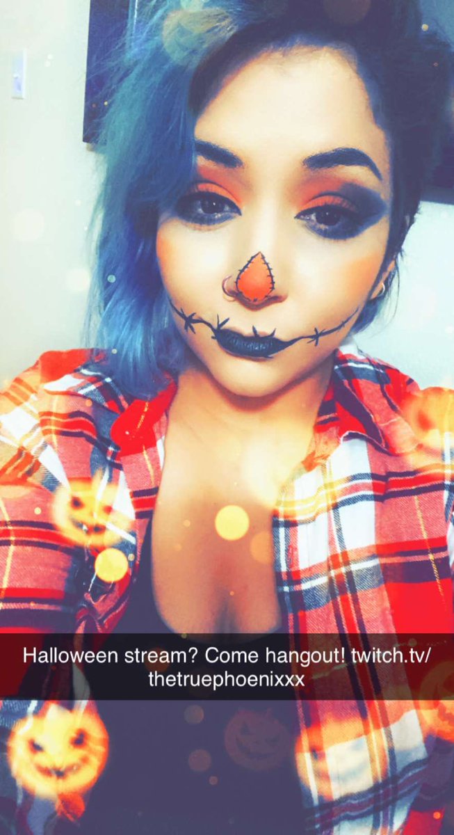 thetruPhoenixxx's tweet photo. If you havenβt yet come check out my makeup tonight on my stream! #HappyHalloween #twitchstreamer #SmallStreamerCommunity #SmallStreamersConnect #smallstreamersupport #twitchgirls #scarecrow #butcute https://t.co/0KOYkYmEUw
