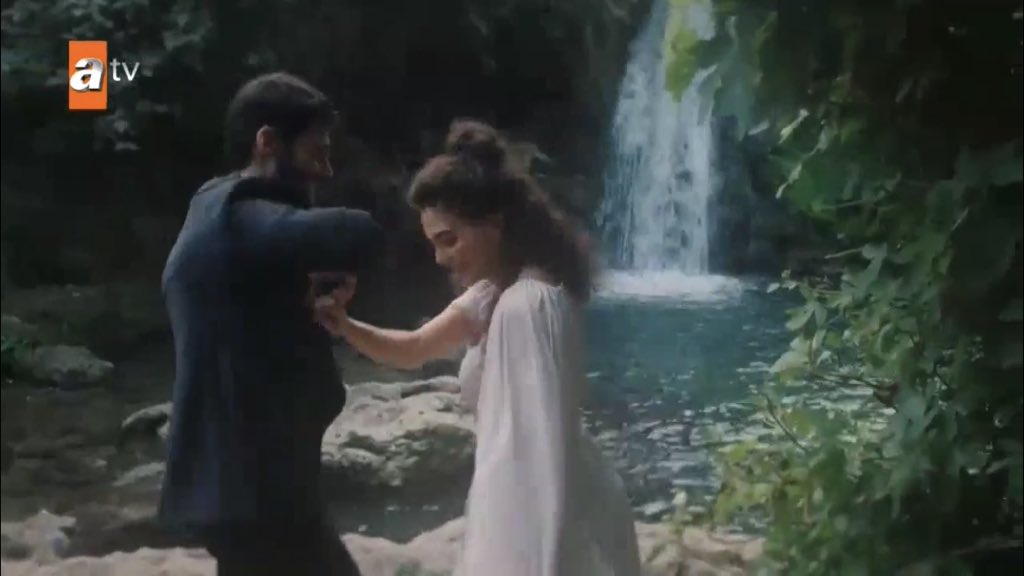 he’s spinning her around like a carousel I’M GONNA NEED BTS FOOTAGE OF THIS SCENE FOR RESEARCH  #Hercai  #ReyMir