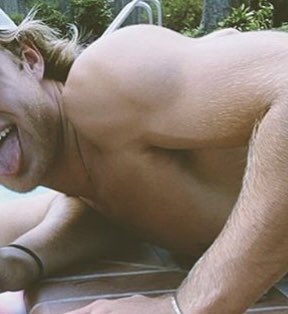 this man has such hot arms like what. but like they also are so hairy