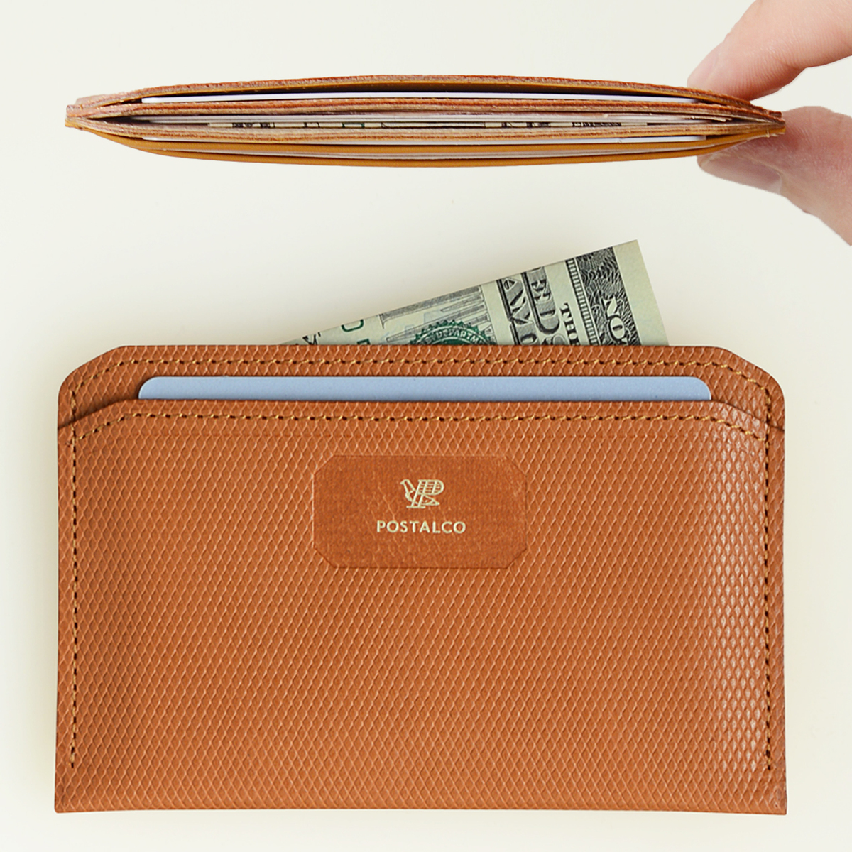 POSTALCO_NEWS's tweet photo. The Crossgrain Leather Flat Wallet is back. With four pockets this is our thinnest wallet. Pocket dividers securely hold your cards and folded bills. https://t.co/uBXk8W8Sj3
#postalco #flatwallet #brown #crossgrainleather #wallet #smallwallet #japanmade #postalcoshopkyobashi https://t.co/C5ZTDsJ7cY
