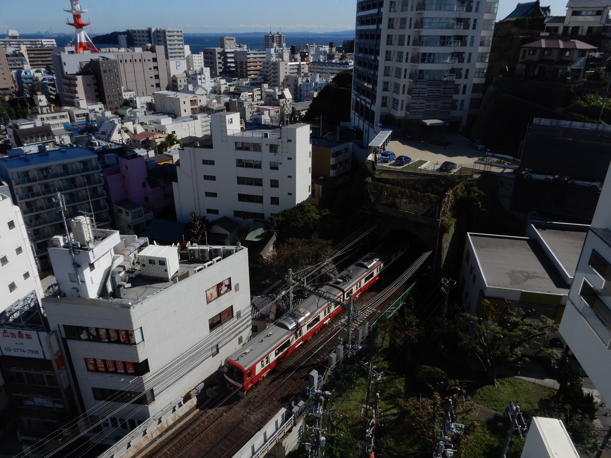 横須賀市モアーズ飛び降り