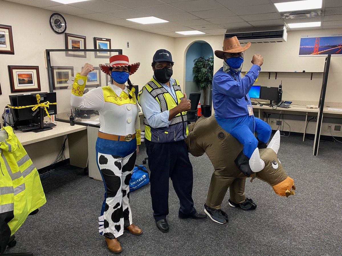 Happy Halloween 🎃 from EWR Ramp services. We are ready for the ramp rodeo! 🐎 @weareunited @AOSafetyUAL @EWRmike @CamachoN20 @TheRealMLHJR @KellyTolbertUAL @MariaPerdomoEWR #WhyIWearMyMask