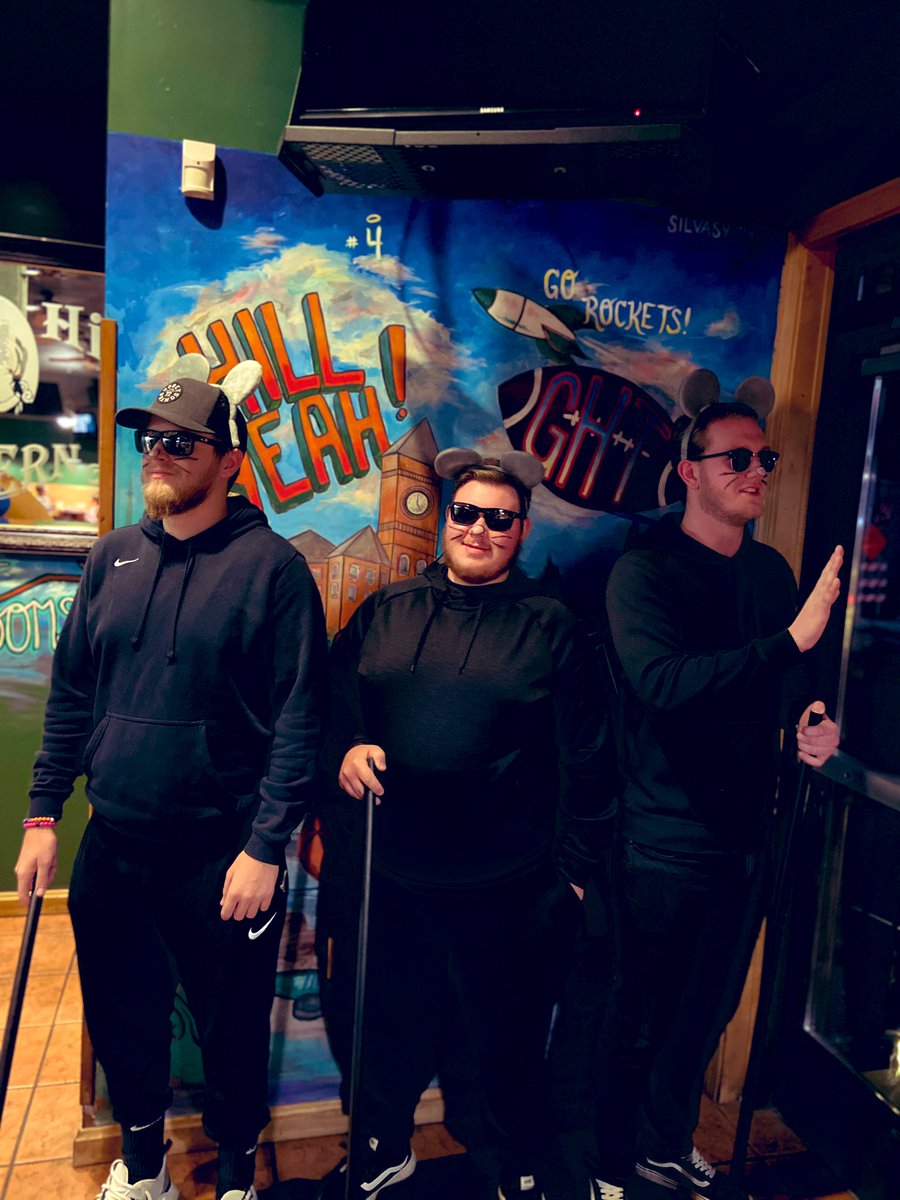 GingerHillTav's tweet photo. And......the funniest costumes go to....the Three Blind Mice 🐭 https://t.co/G83xWzCH5m