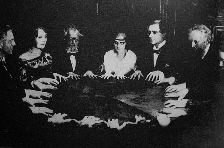 12. Thousands of Torontonians died in the war. The city was desperate to believe they weren’t lost forever, that they could somehow still be reached.Interest in séances and the occult had been fading in the early 1900s, but now it soared again.