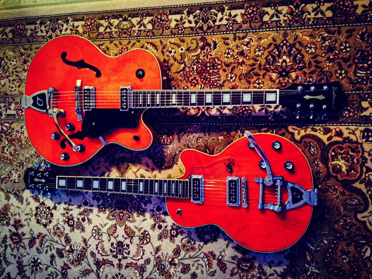 BlackCatsNYC's tweet photo. Sitting by the light of the Jack-O'-Lantern...
🎃☠️Happy Halloween!👻🎸
#happyhalloween #halloween #trickortreat #bigorange #littleorange #dearmondt400 #dearmondm77t #doublebarrel #t400 #m77t #rocknroll #tennesseeorange #digsby #bigsby #BLACKCATSNYC #GATTINERINYC #jackolantern https://t.co/uHfKrDXQJw