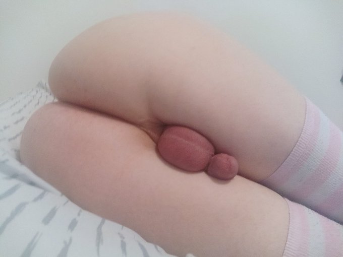 Sweet Cheeks 🍑【Femboy】 - 3 pic. I don't have anything special like a cool outfit for Halloween because I'm bad at planning ahead, but I can give you guys some more booty pics to make up for it! https://t.co/ftOoGPxyFV