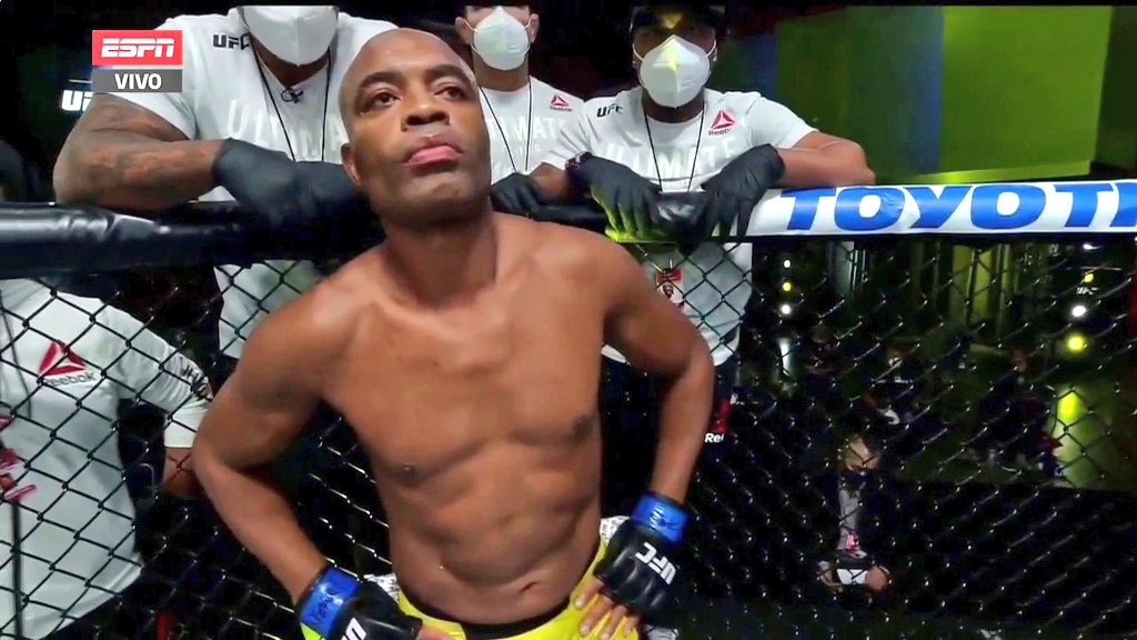 JokerBsc's tweet photo. Anderson Silva   / Yo a los 30 
A los 45 Años   /

#UFCVegas12 https://t.co/gUPzYgKxQb