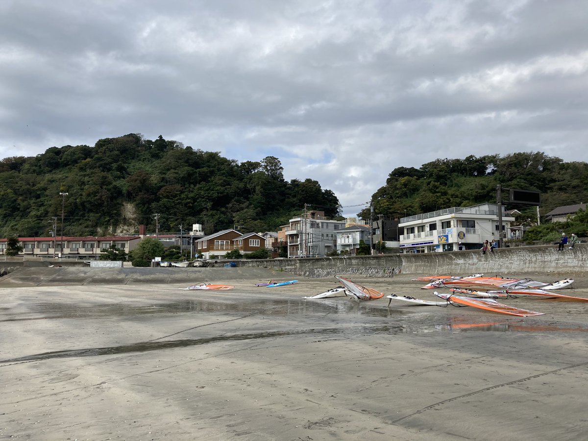 jstbar's tweet image. おはよう☺︎☺︎
坂ノ下で地引網。
サカタザメとアイゴは捨てられ…
#beach #walking #nosurf #love &amp;amp; #peace  #yuigahama #kamakura