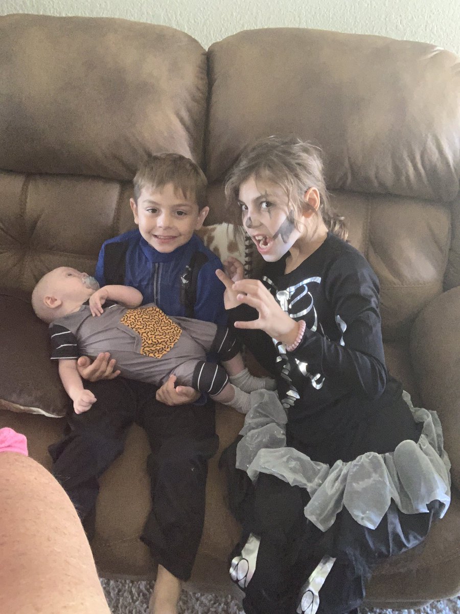 TabaHood's tweet photo. My sweet babies with one of their baby cousins! 😍 #HappyHalloween #PowerRangers #Skeleton https://t.co/IhM1pQcufR