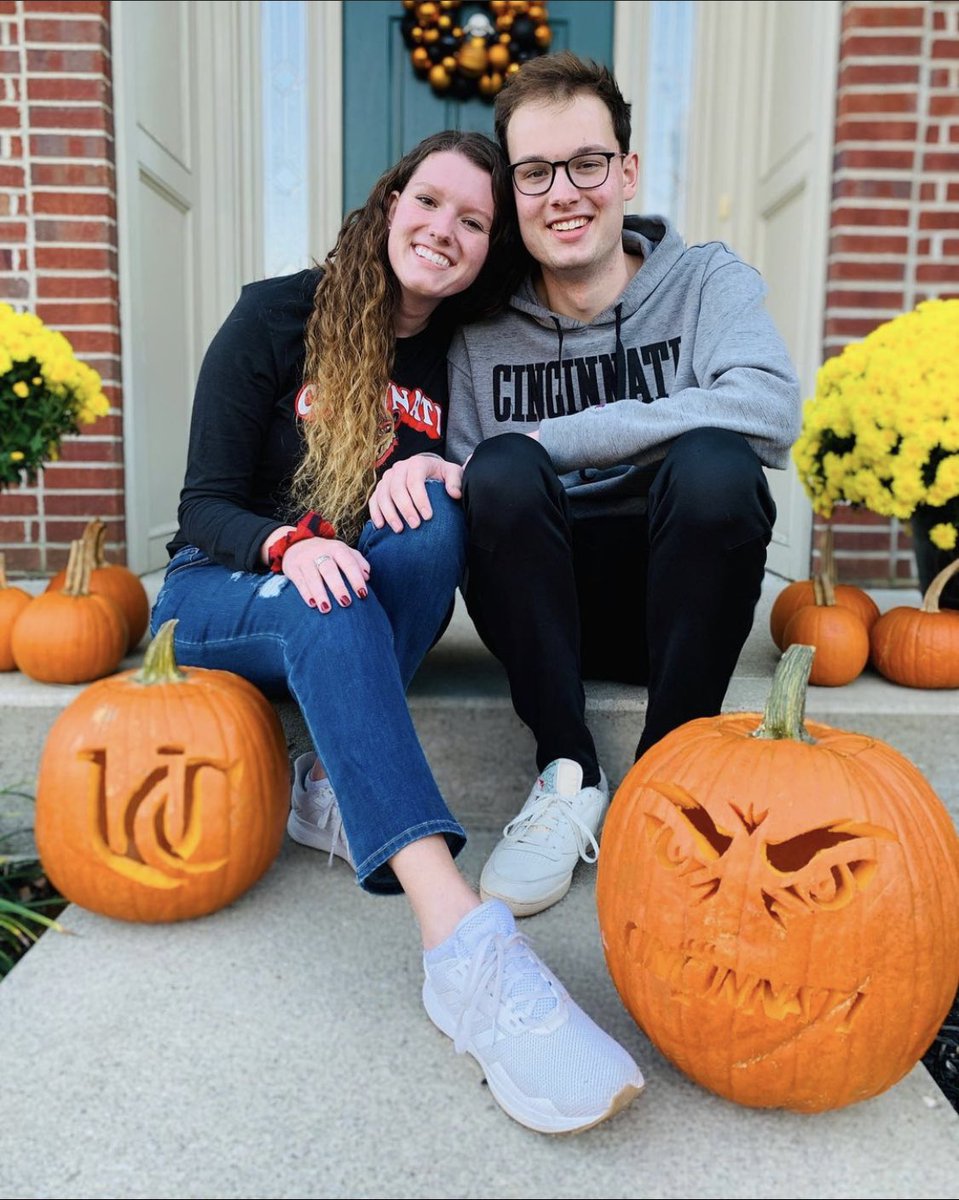 uofcincy's tweet photo. Happy Halloween, Bearcats! 🎃👻 #BearcatsPumpkin https://t.co/Z2wZwgfVNg