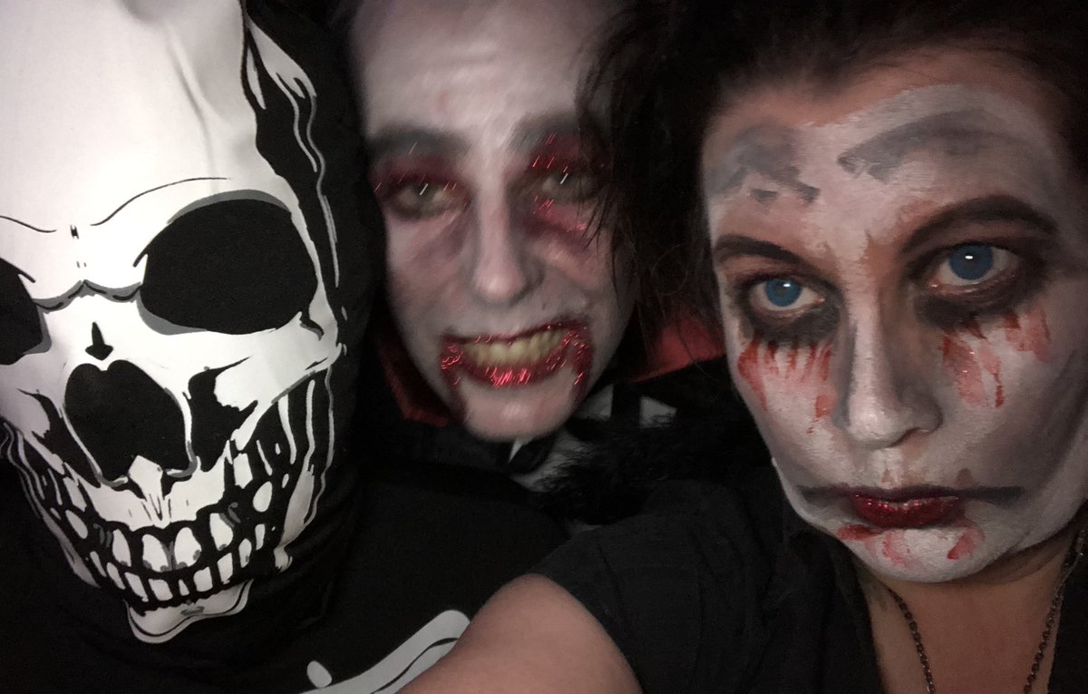 michjoanne's tweet image. Halloween bubble party baby 🕷🎃👻⚰️🪓🖤
