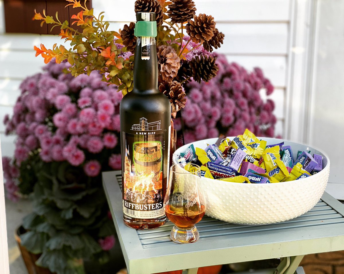 mybourbonpod's tweet photo. It’s the spookiest day of the year and we’ve got plenty of tricks and/or treats for the locals. #HappyHalloween, y’all! 🎃
#ThisIsMyBourbonPodcast #TIMBP #Bourbon #Whiskey #Whisky #Halloween #TrickOrTreat #Kentucky #NewRiff #PerryPour #DrinkMoreBourbon https://t.co/2LLN3EbOuA