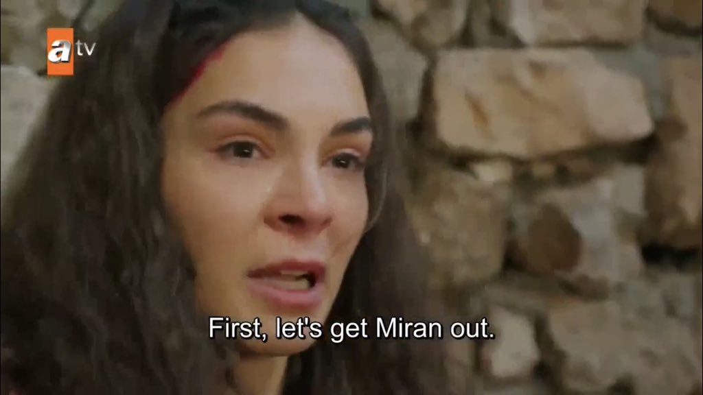 pulling miran out is her first priority because she knows deep down that cihan might not save him  #Hercai  #ReyMir