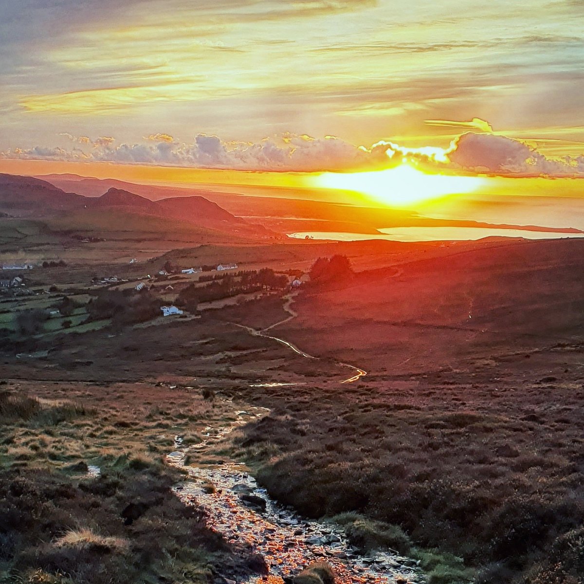 _belial's tweet image. Mae'n rhaid i mi gytuno, dani'n byw mewn rhan arbennig o'r byd bach 'ma. #Cymru