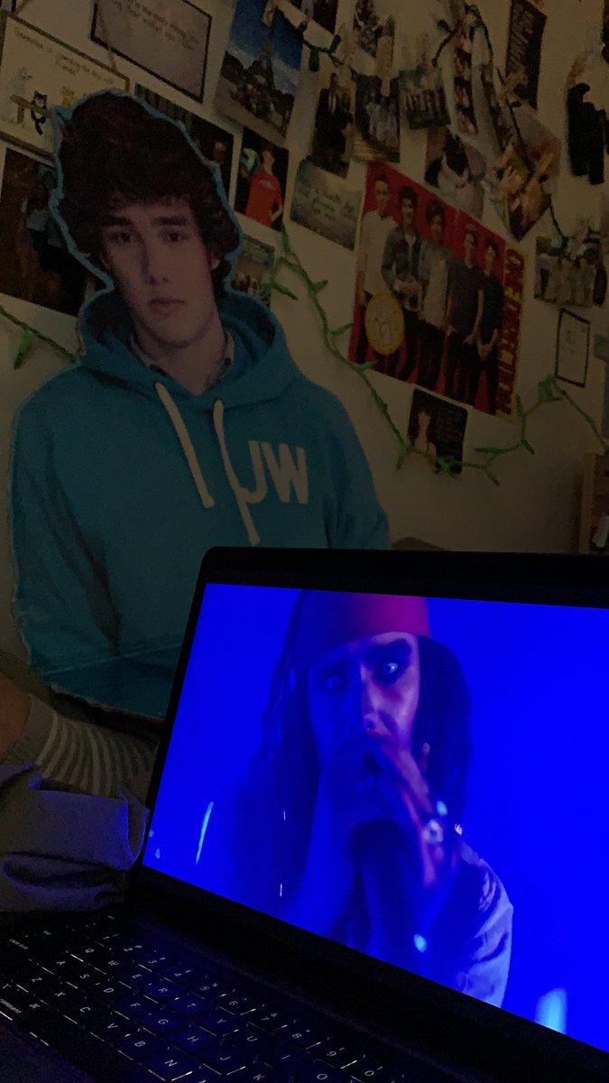 its_es23's tweet image. fetus Liam is vibing #LPhalloween #LPAct3