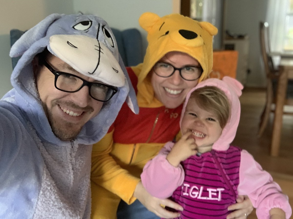 ransvoice's tweet photo. Happy #Halloween from #TheRans and Winnie! #WinterIsHere https://t.co/wYKCUDro9Z