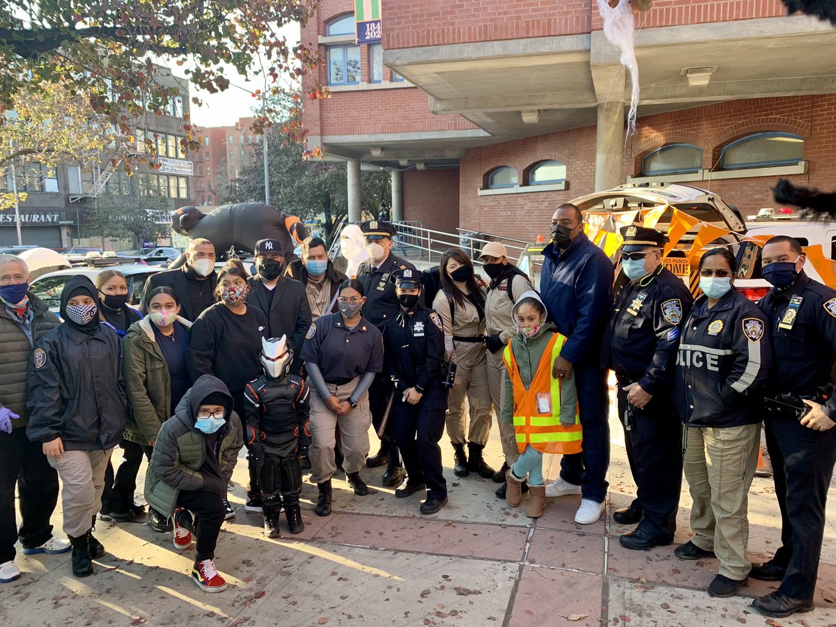 Salamancajr80's tweet photo. At a time when we’ve all had to adjust to a new normal, our community continues to keep local traditions for families to enjoy in a safe and responsible way. 

Today we hosted hundreds of families at the @NYPD41Pct for Halloween fun and sweet treats. https://t.co/vHqd9sNJaW
