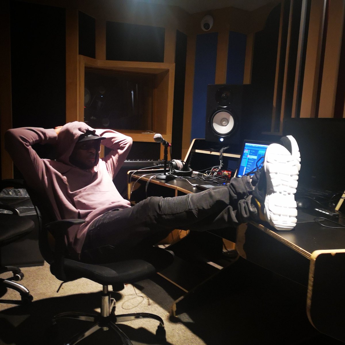 OfficialWordz's tweet photo. 🚨 ANNOUNCEMENT 🚨

I am so proud to announce that I am currently working on my FIRST studio album!!

BIG thanks to everyone for being so supportive, patient &amp; loyal throughout the years! 

I owe you this BIG TIME!!

Let's get it!!!!

@CORecordsUK
@2412MediaUK

#HerSeason https://t.co/T3iSfQIsE3