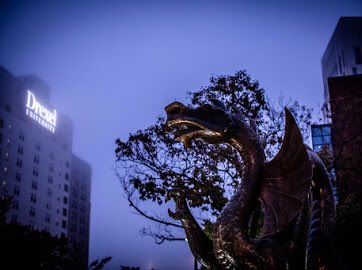 DrexelUniv's tweet image. Have a safe and spooky Halloween, Dragons - we’d love to see your costumes! 

📸: @ColorspaceLabs