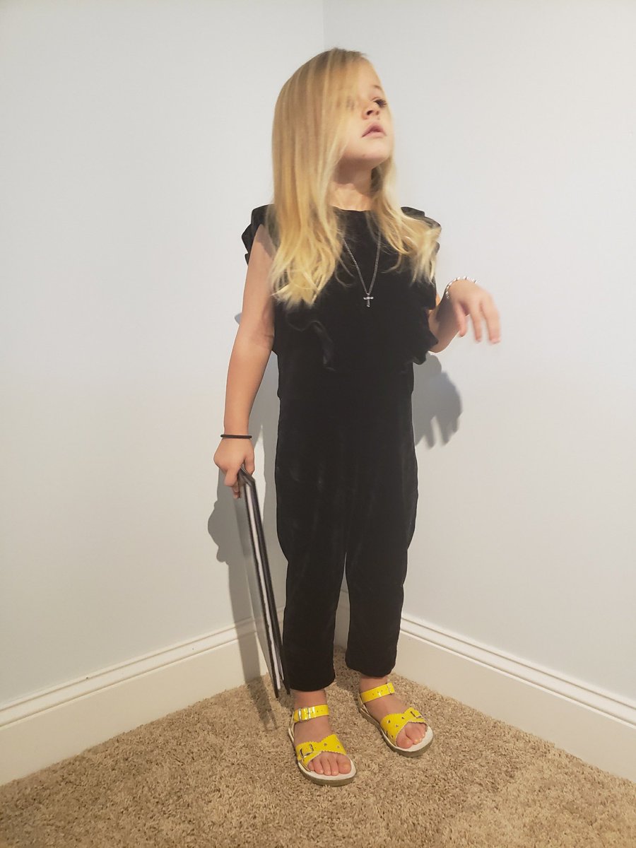 Blair__Schaefer's tweet photo. Did she nail it? Or did she nail it? #SheIs3 #ThePonyTailHolder https://t.co/JBSqIqWPI4
