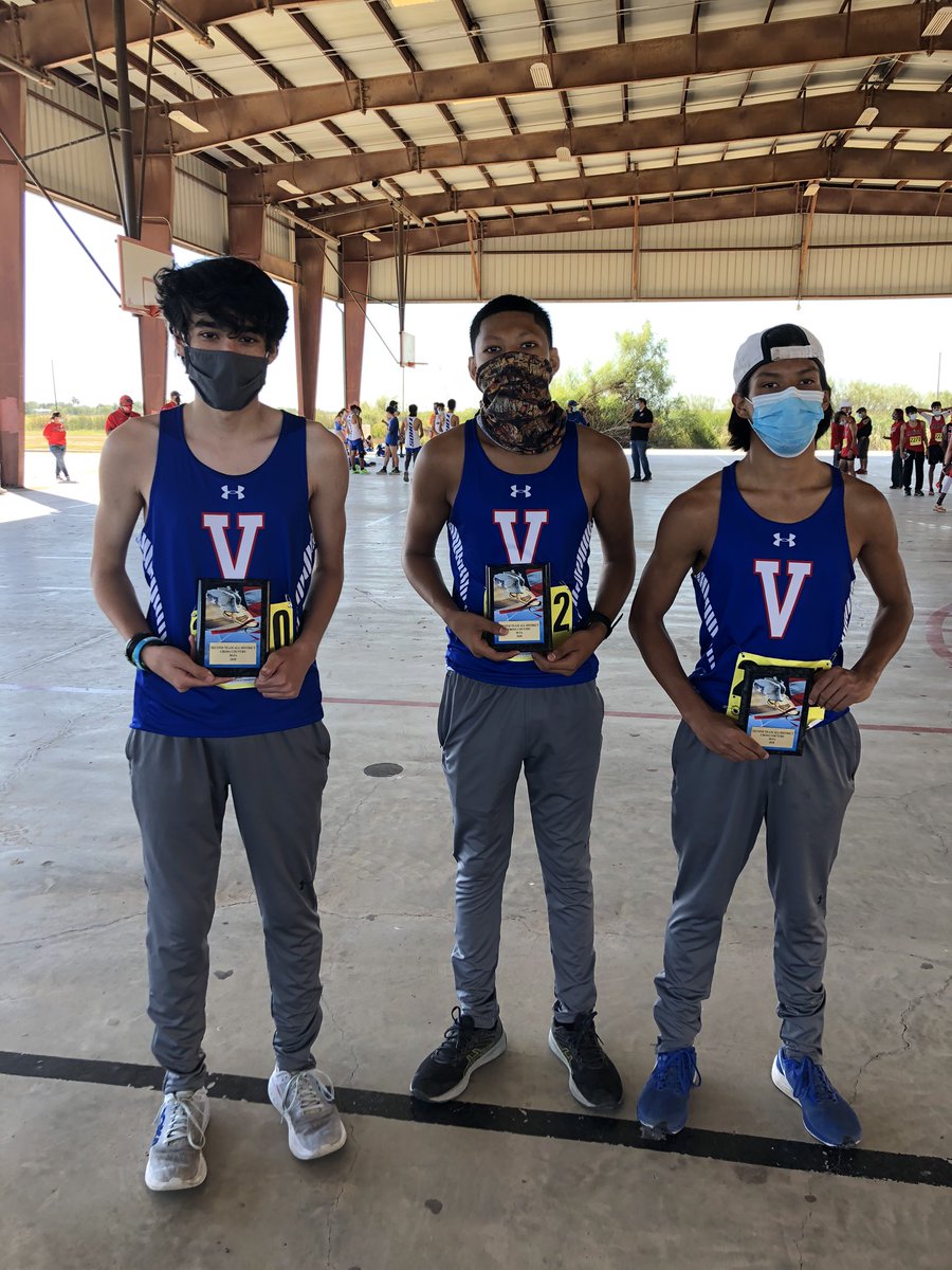 VmhsXc's tweet photo. Congrats to Micah Sanchez, Torian Vera and Juan Gutierrez who were awarded 30-5A 2nd Team All District. Great Job!
#waytoriseup
#Regionals2020
@MissionCISD @VMHSBigBlue @ByAndyMcCulloch @rgvsports https://t.co/UfgtMUbYcD