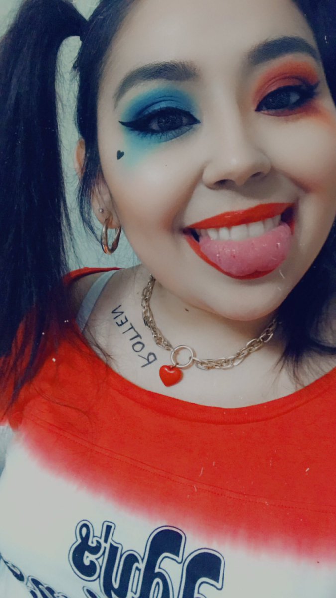 michelle_rrera's tweet photo. “You think I'm just a doll. A doll that's pink and light. A doll you can arrange any way you like. You're wrong. Very wrong. What you think of me is only a ghost of time. I am dangerous. And I will show you just how dark I can be.” #harleyquinn #happyhalloween #halloweencostume https://t.co/DNjpa2Cs9E