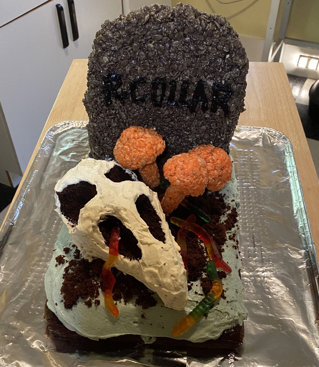 MFSresearch's tweet photo. For this @motherland #Samhain, we have a bird skull offering on a grave. Ghirardelli chocolate cake base and skull with buttercream frosting. Rice crispy treat tombstone &amp; mushrooms. #motherlandfortsalem #fortsalem #MFSRI https://t.co/4pJ0kCHjUA
