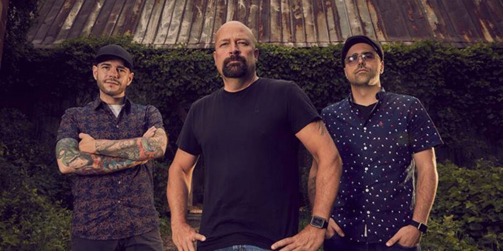 CreepcastPod's tweet photo. Check out an all new #GhostNation Halloween special “Reunion in Hell” on the @travelchannel tonight! 

We had a chance to chat with @stevegonsalves1 and @davetango about the special on @CreepcastPod 

Listen to our Interview here: https://t.co/0qIdqKDcYn

#Creepcast https://t.co/yH3SgalZ0K
