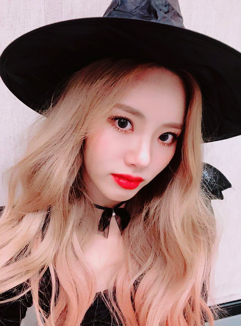 PROMlS_9's tweet photo. ، : ♡ #YORI 🐺 flαч ➪ @l.ist ₊ @wecrystalcandy .ᐟ
Celebrando mi día de descanso en Halloween, vengo a acompañarles al #StreamWithCLC y decirles que vayan a escuchar Pepe!! Desde que salió su debut he quedado encantada que no he podido dejar de cantarla. https://t.co/Lt5WdZlQ1f