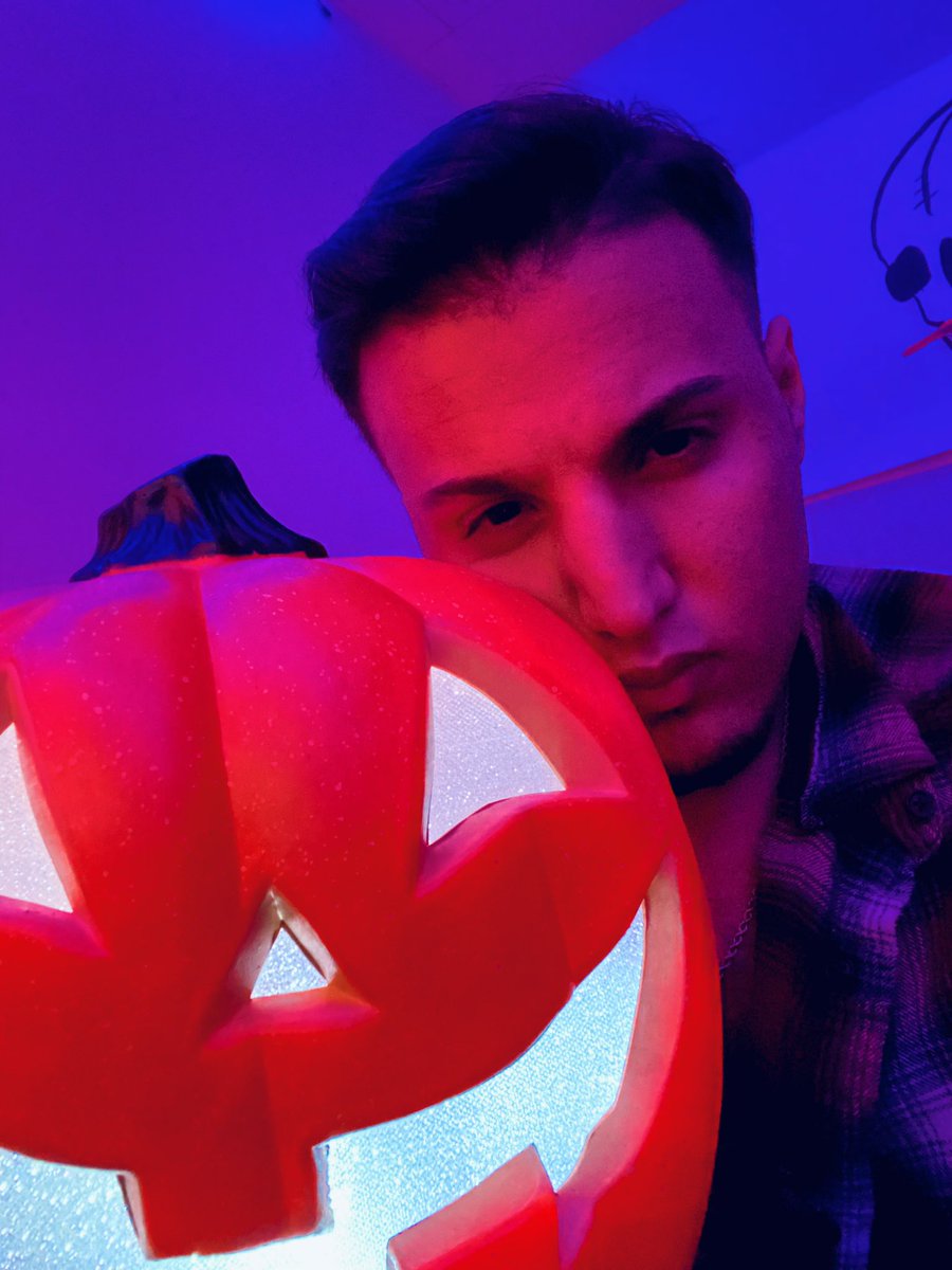 nickcorsale's tweet photo. Happy Halloween 🎃  
#Halloween2020 https://t.co/vRYnrop2kS