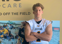 6starfootballMO's tweet photo. BEST AVAILABLE: A look at TE prospects still on the board (2021) — Six Star Football takes a look at some of the state's top prospects still on the board, including @PascuzziJohnny (Rock), @WillKacmarek (MICDS), Cooper Berry (Warrensburg) among others:

https://t.co/LU38J5lTN3 https://t.co/OOMKOlYokC