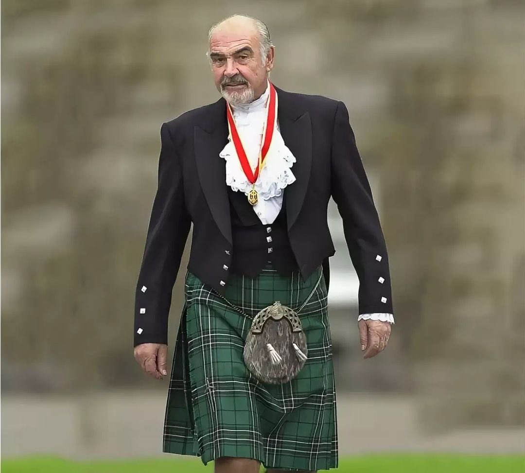 Единственный бородатый мужчина, имевший право носить юбку и оставаться при этом мужчиной, ушел из жизни. Коннери. Шон Коннери.