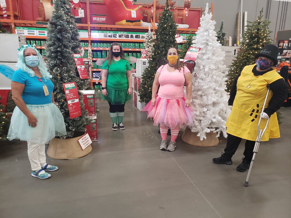 Crystal44350157's tweet photo. HAPPY HALLOWEEN FROM STORE 0403!!! #D18CAM #DYNAMIC18 @beccalsaunders5 @NagyAndrew @PID18THD @HurnsJustin https://t.co/08XLD1vFHl
