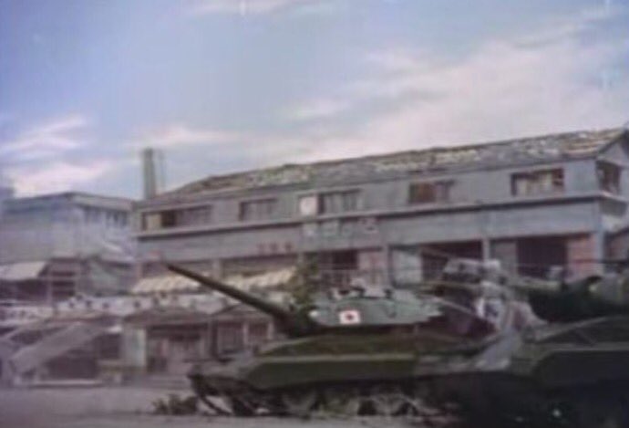 Uzivatel メロウリンク 旧 Na Twitteru 軽戦車m24チャーフィー 初期自衛隊の主力戦車 ゴジラ ラドン での都市攻防戦でお馴染みの戦車 正面に菱形状のハッチが付いているのが特徴 時を超えてスクリーンに復活 それが ガールズ パンツァー劇場版 おっ