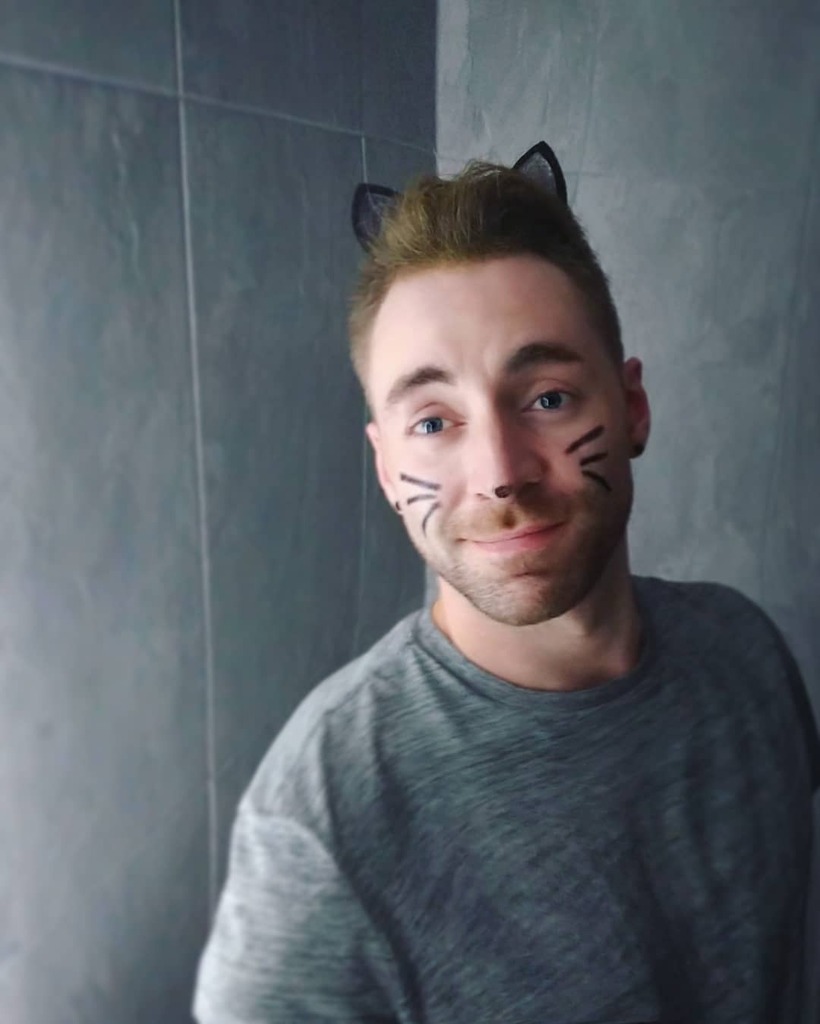 willonline's tweet photo. #2020 is nearly over and I'm 'feline fine. #happyhalloween #meow #pandemic #covid_19 https://t.co/cIy7JpGPm6 https://t.co/qLbsMhIOSh