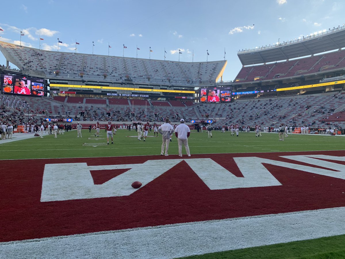 ChristinaChamb's tweet photo. Field level for Mississippi State vs. Alabama!
#poolcamera https://t.co/4FqYQIQGu7