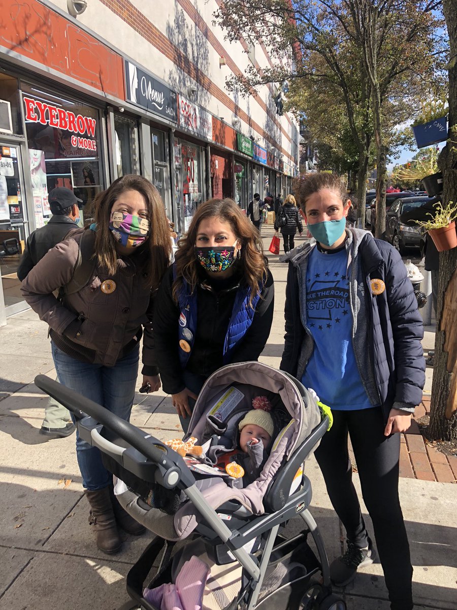 votejgr's tweet photo. Scenes from our Halloween 🎃#GOTV effort outside #JacksonHeights #EarlyVoting pollsite! Team JGR, Team @AOC @NYWFP &amp; @MaketheRoadAct ✊🏽 #VoteWFP #VoteJGR  #VoteAOC  #Vote https://t.co/i1gdrB8Pii