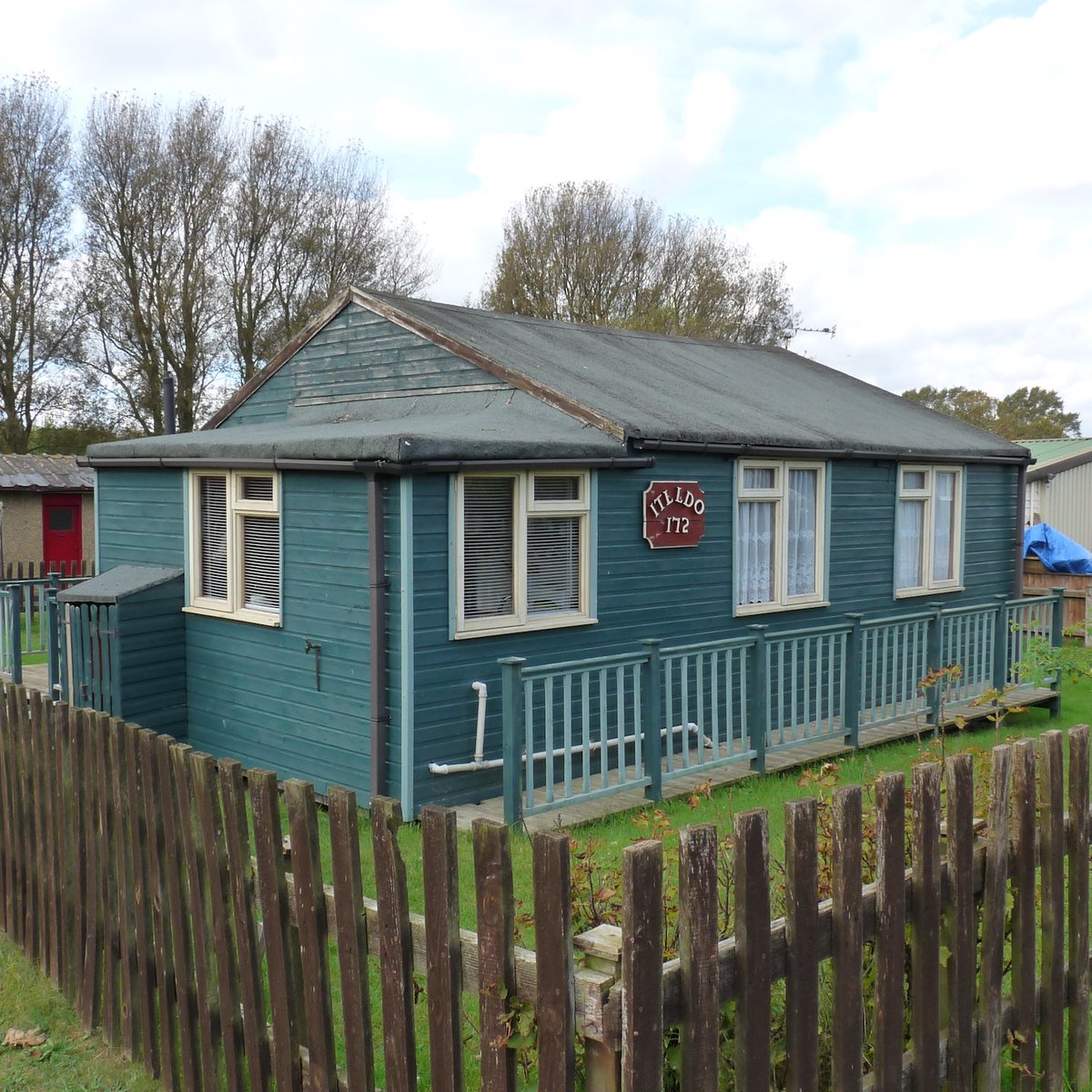HuttersUK's tweet photo. Hut at Humberston Fitties in Lincolnshire #huts #cabins #sheds #chalets #hut #cabin #hutting #hutters https://t.co/gsw0vGGdzG