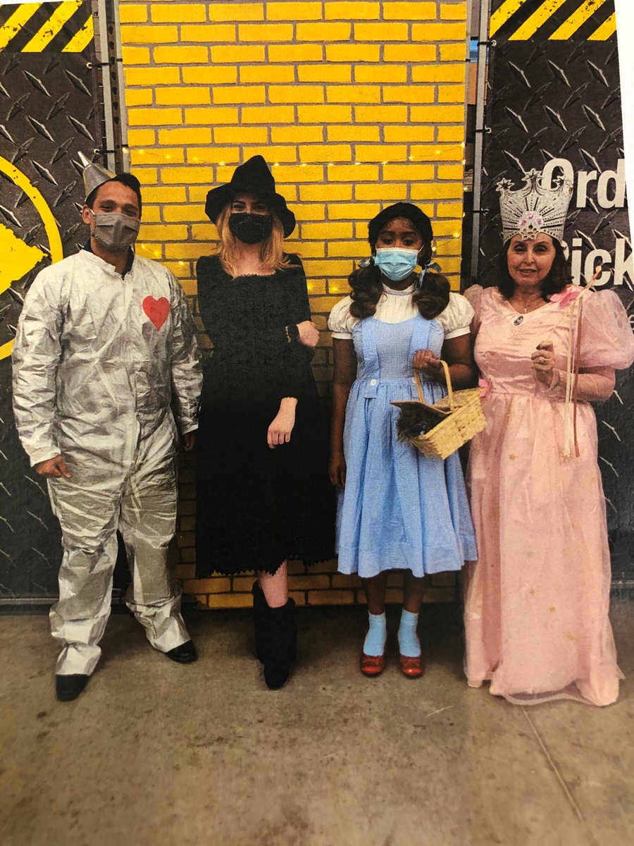 HdKalsnes's tweet photo. Closing out CAM celebrations with our Halloween Costume Bash a job well done by all 🎃🎃🎃🎃🎃 https://t.co/VYu4xdvKIV