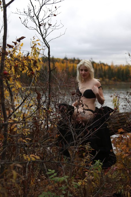 #boudoir in the #autumn or #fall depending on where you&rsquo;re from! Shot by piqzu #yeg #yegmodel #model<a href="/tag/boudoir"class="tags">#boudoir</a><a href="/tag/autumn"class="tags">#autumn</a><a href="/tag/fall"class="tags">#fall</a><a href="/tag/model"class="tags"><span>#model</span></a><a href="/tag/blonde"class="tags"><span>#blonde</span></a><a href="/tag/outdoors"class="tags"><span>#outdoors</span></a><a href="/tag/modeling"class="tags"><span>#modeling</span></a><a href="/tag/yeg"class="tags"><span>#yeg</span></a><a href="/tag/yegm"class="tags"><span>#yegm</span></a>